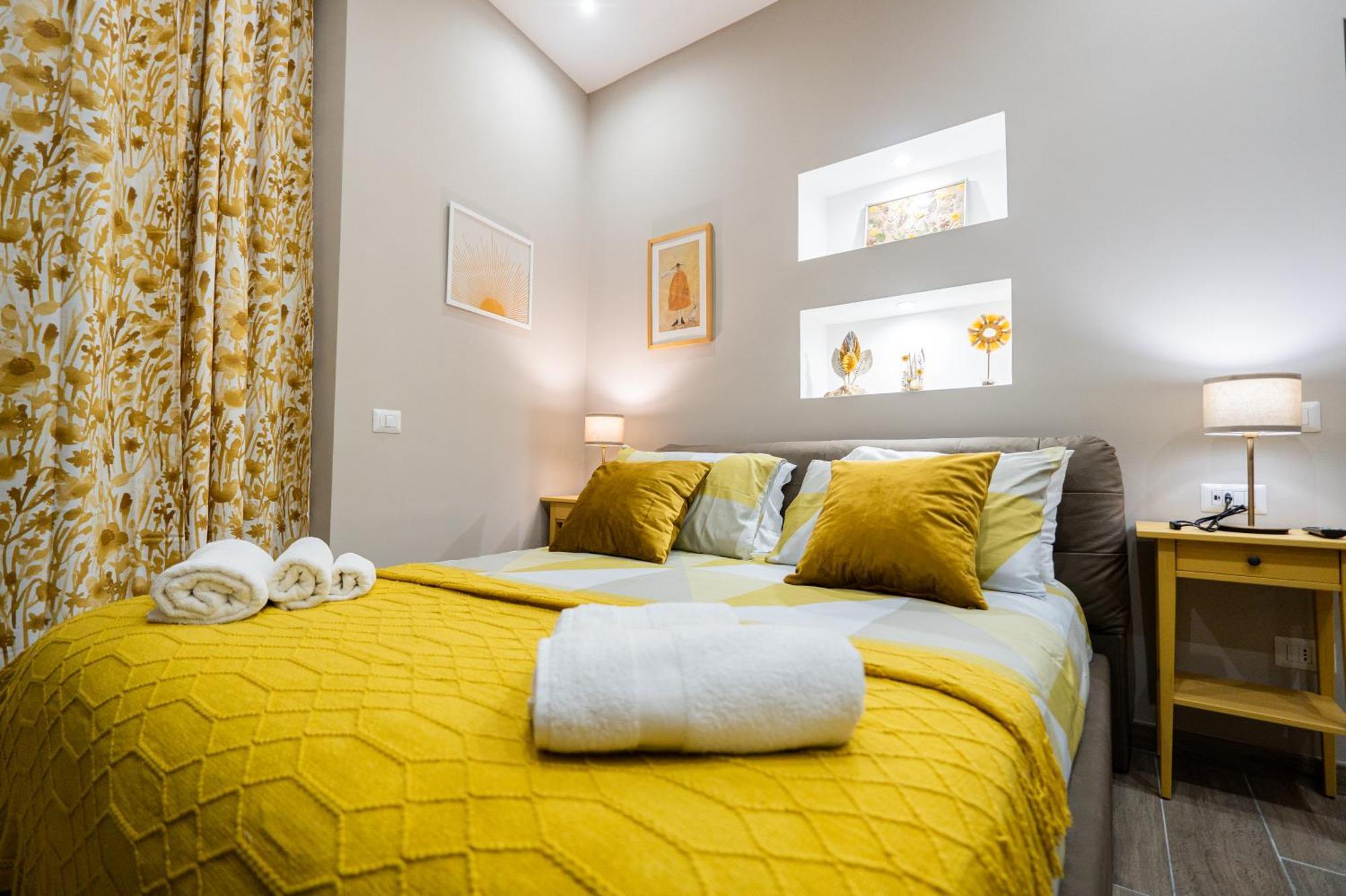 La Casa Di Bianca - Modern Suites Near Plebiscito Napoli Dış mekan fotoğraf