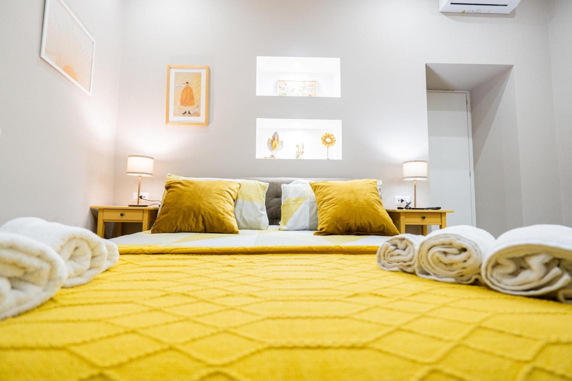 La Casa Di Bianca - Modern Suites Near Plebiscito Napoli Dış mekan fotoğraf