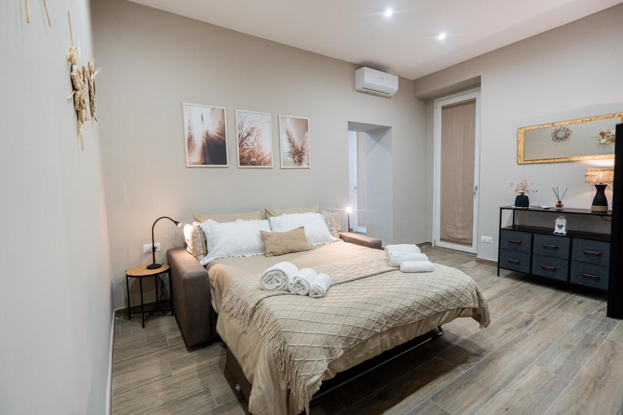 La Casa Di Bianca - Modern Suites Near Plebiscito Napoli Dış mekan fotoğraf