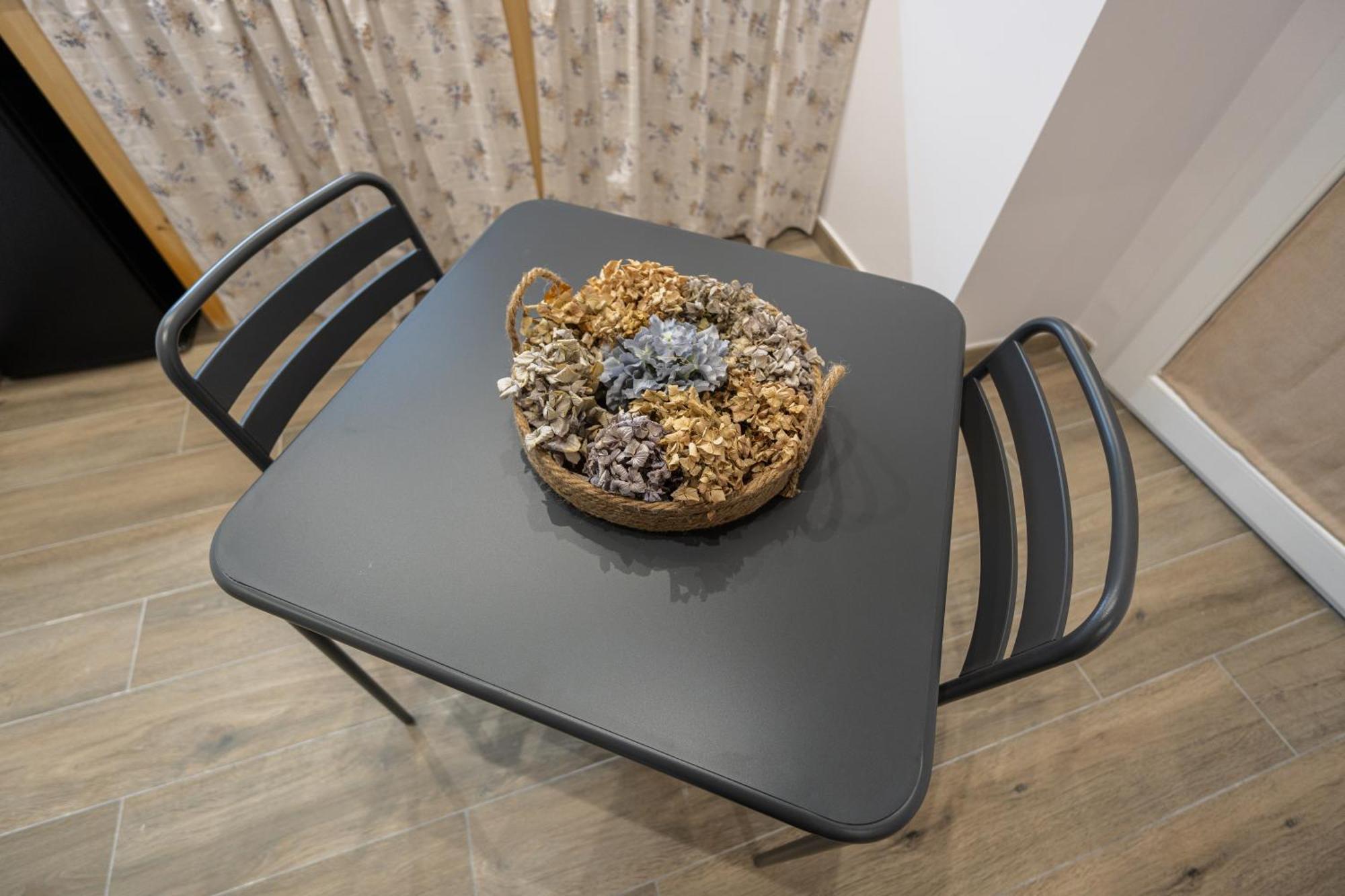 La Casa Di Bianca - Modern Suites Near Plebiscito Napoli Dış mekan fotoğraf