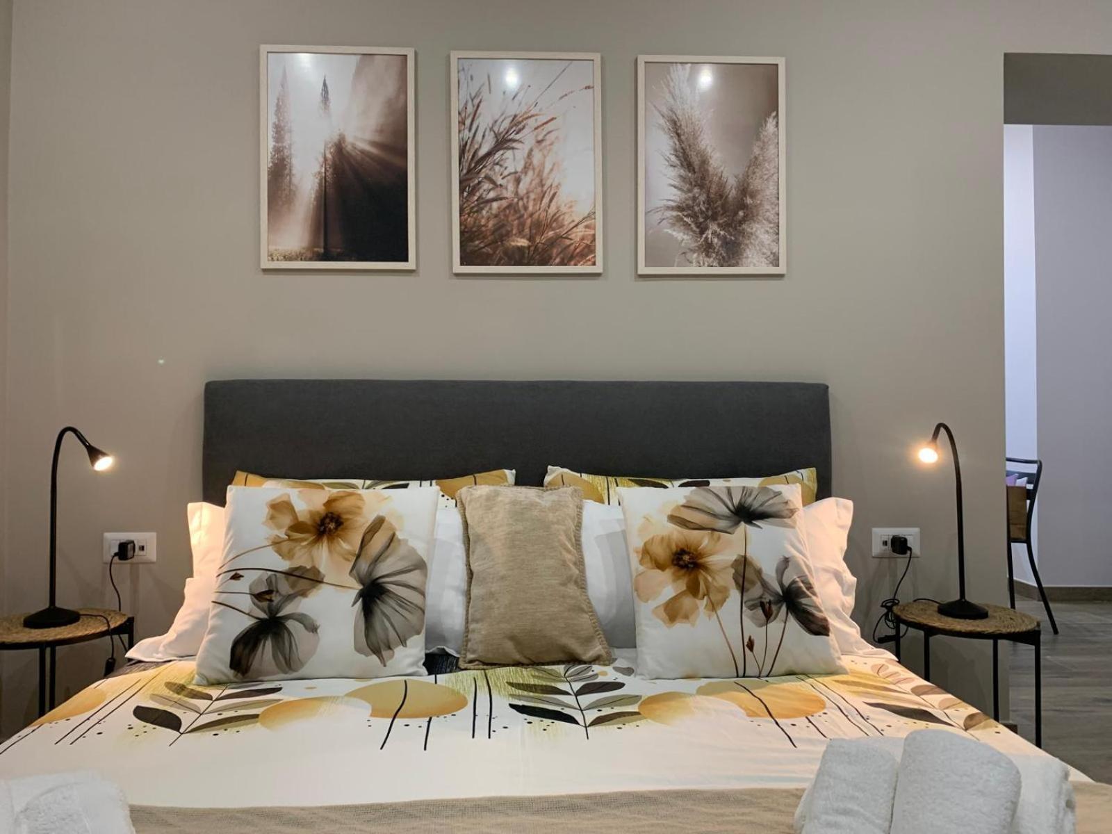 La Casa Di Bianca - Modern Suites Near Plebiscito Napoli Dış mekan fotoğraf