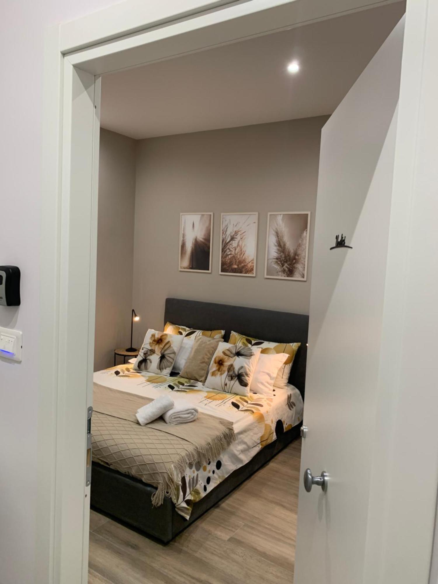 La Casa Di Bianca - Modern Suites Near Plebiscito Napoli Dış mekan fotoğraf